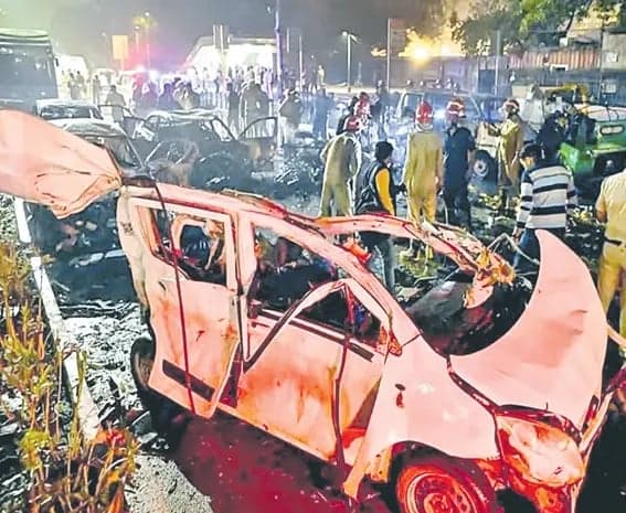 ఎర్రకోట దాడి ఆత్మాహుతే - Udayam