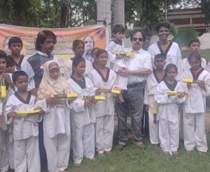 ఆడపిల్లలకు తైక్వాండో శిక్షణ - Udayam
