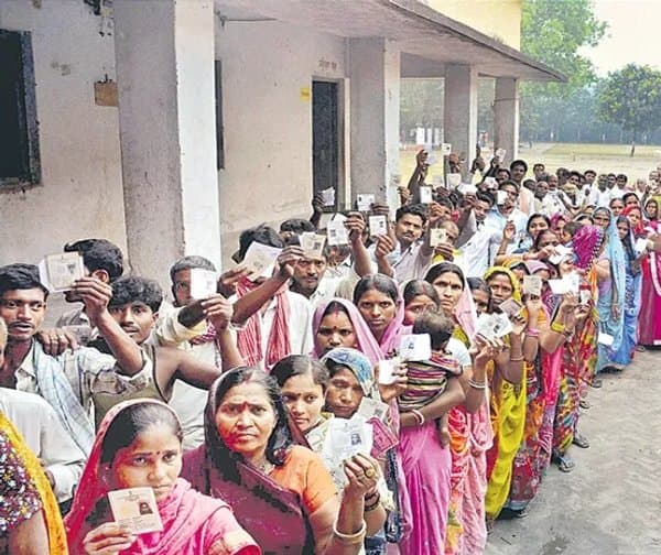 ఓటును ప్రాథమిక హక్కుగా మార్చాలి