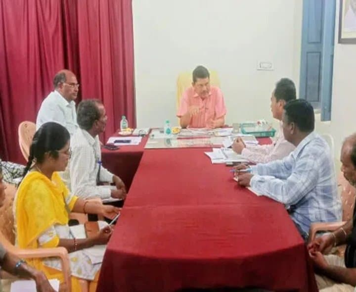 జల సంరక్షణ పనులను వేగవంతం చేయాలి