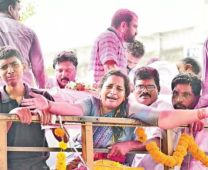 పెద్ది సుదర్శన్‌రెడ్డికి అశ్రునివాళి.. ముగిసిన అంతిమయాత్ర