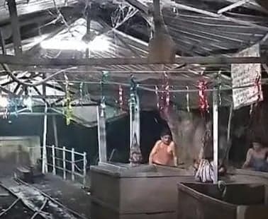 బొగ్గు గనిలో చిక్కుకున్న కార్మికులు