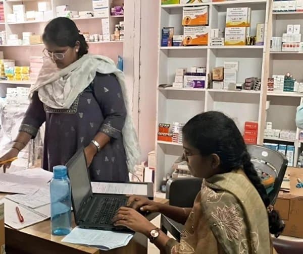 ఆదిలాబాద్ మందుల షాపుల్లో తనిఖీలు