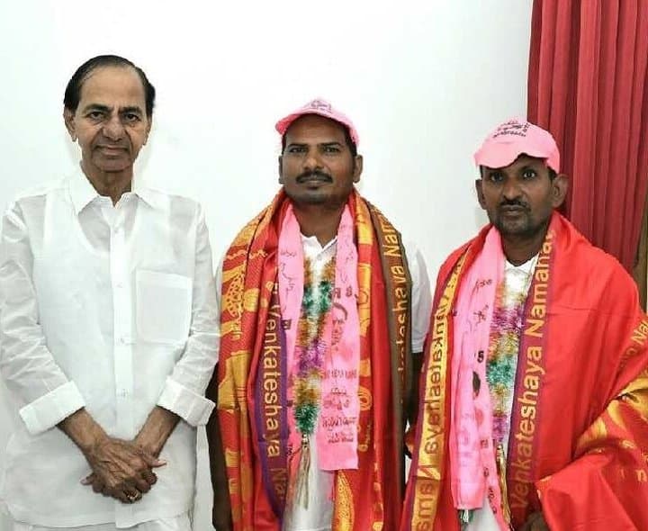 కేసీఆర్‌ను కలిసిన వాంకిడి అభిమానులు