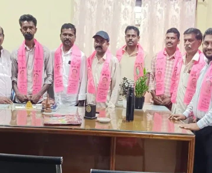 బీఆర్‌ఎస్‌లో చేరిన సీపీఐ నాయకుడు మారుతి నరేష్