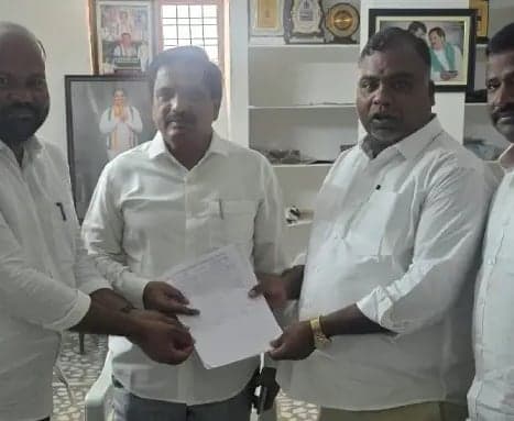 వెల్దండ తండాల అభివృద్ధికి వినతి