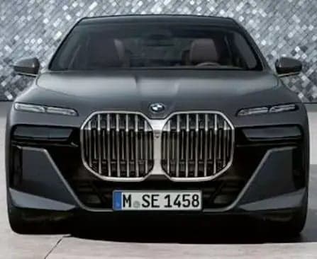 ఉద్యోగులకు కానుకగా BMW కార్లు