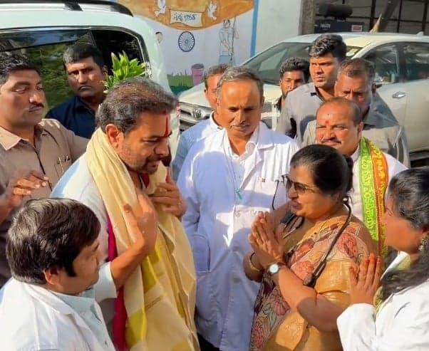 సిరిసిల్ల ఆసుపత్రిలో వైద్య పరికరాలను ప్రారంభించిన కేటీఆర్