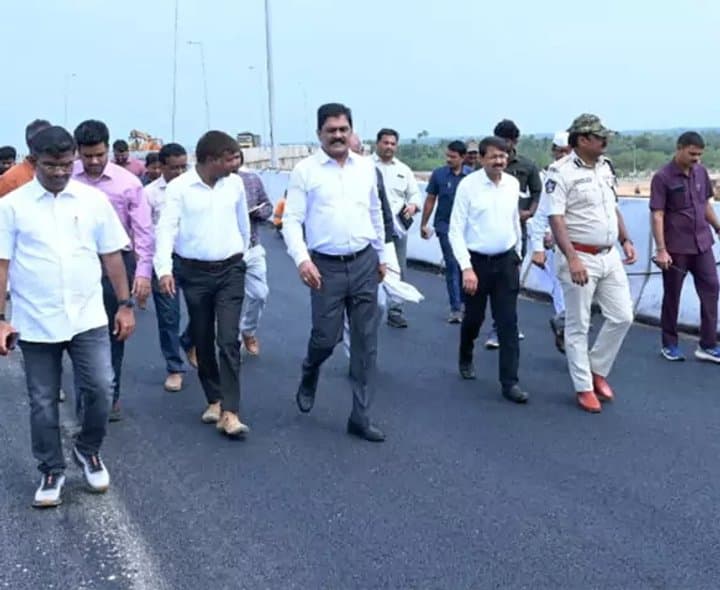 మోదీ సభ ఏర్పాట్ల తనిఖీ