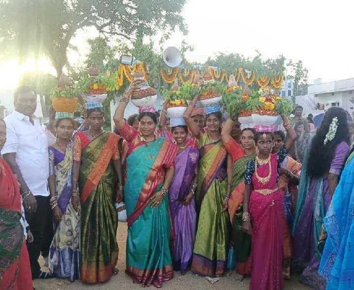 గోపాల్‌పేటలో వైభవంగా పోచమ్మ బోనాలు