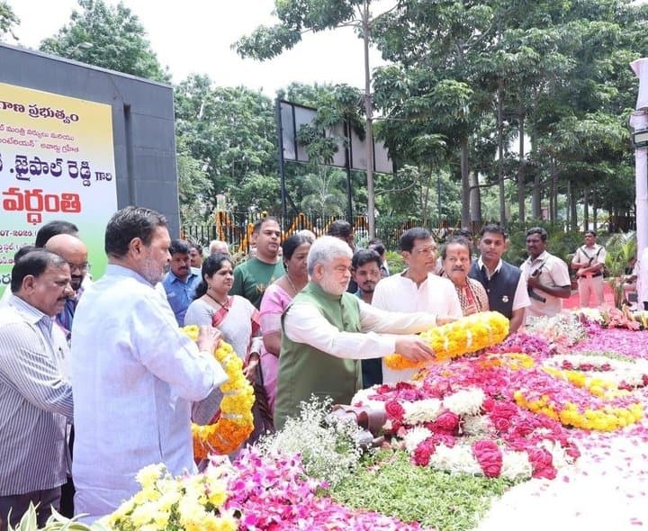 జైపాల్ రెడ్డికి నివాళులర్పించిన స్పీకర్ గడ్డం ప్రసాద్
