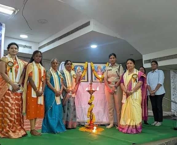 రాజమండ్రిలో ధీరనారి యువతీ సమ్మేళనం - Udayam