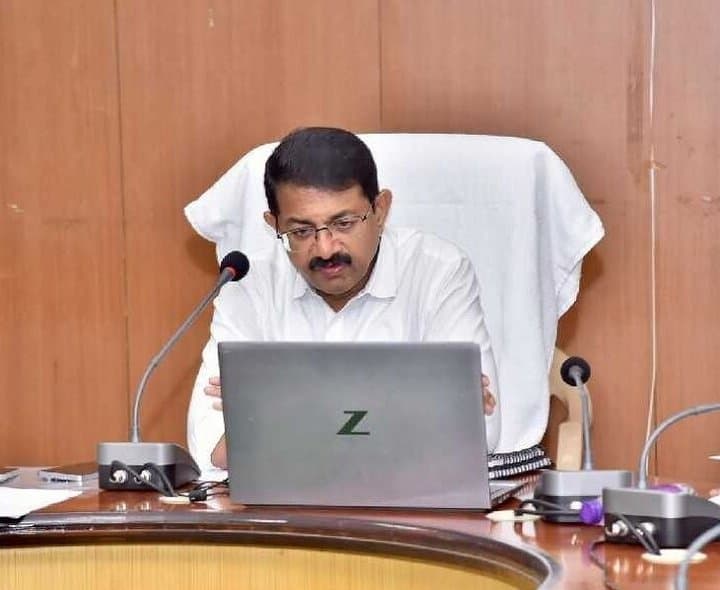 పంట బీమా నమోదులో నిర్లక్ష్యం వద్దు - Udayam
