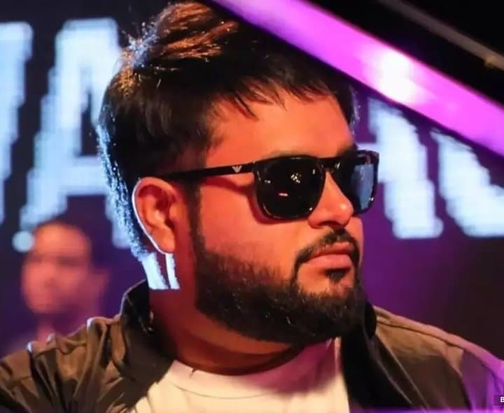 రెండు సినిమాలు మధ్యలో థమన్‌