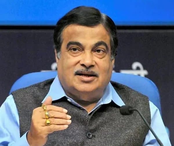 ఇ-20 పెట్రోల్‌పై అపవాదు వద్దు: గడ్కరీ