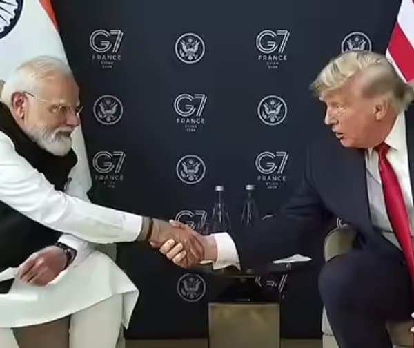 మోదీతో ట్రంప్ సాన్నిహిత్యం: ఆసక్తికరమైన ఘటన