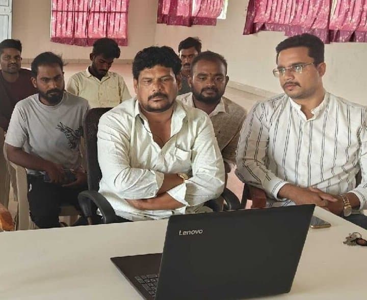 రైతు వేదికలో డిజిటల్‌ క్రాప్‌ సర్వే శిక్షణ