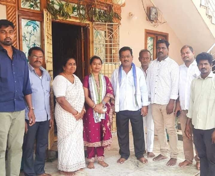 పూసపాటిరేగలో వైసీపీ అభ్యర్థి ప్రచారం - Udayam
