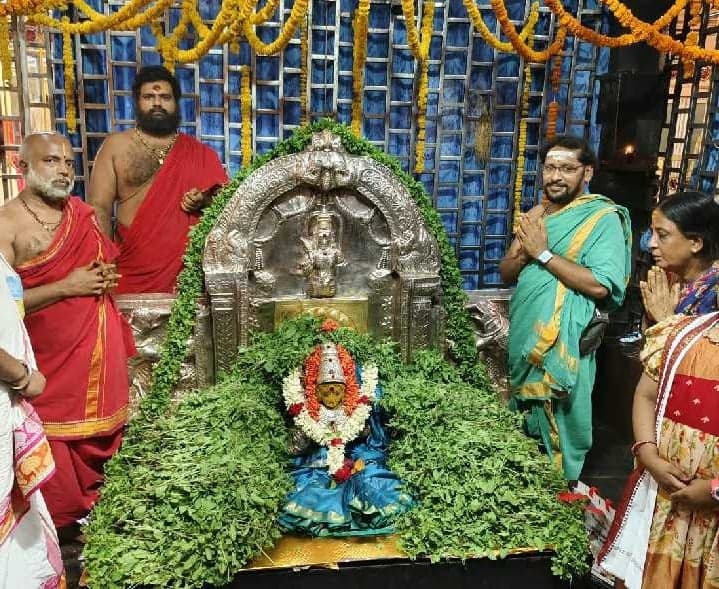కనకమహాలక్ష్మి అమ్మవారికి ప్రత్యేక పూజలు - Udayam