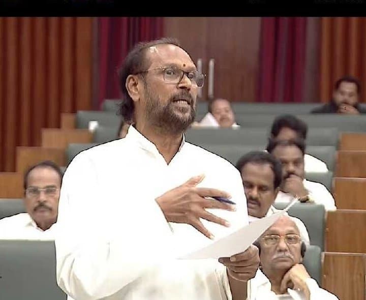 ఈఎస్‌ఐ మెడికల్‌ కాలేజీ అనకాపల్లికి కేటాయించాలి: ఎమ్మెల్యే