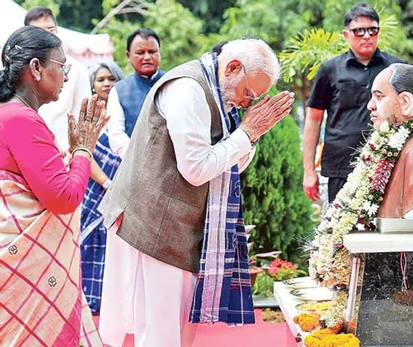 రాష్ట్రపతి ముర్ము స్వగ్రామంలో భావోద్వేగ క్షణాలు
