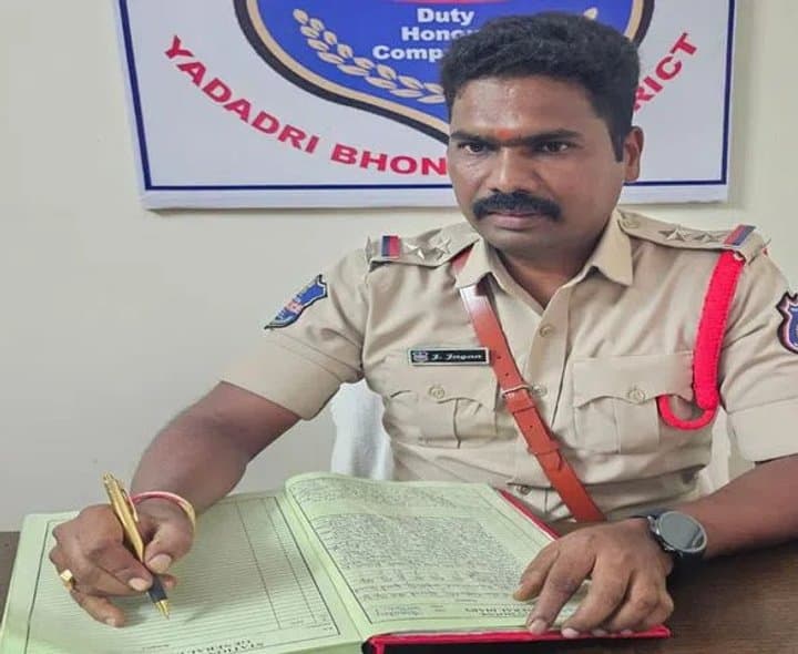 భూదాన్‌ పోచంపల్లి ఎస్‌ఐగా జడ జగన్‌ బాధ్యతల స్వీకారం