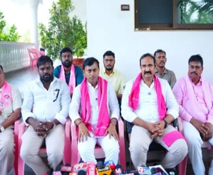 ఉద్యోగుల సమస్యలు వెంటనే పరిష్కరించాలి