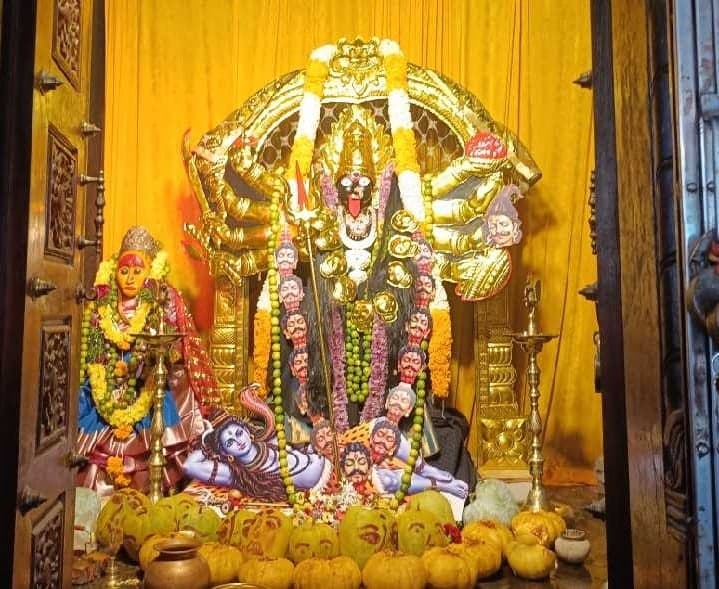 మహిషాసురమర్దినిగా మహంకాళి అమ్మవారి దర్శనం - Udayam