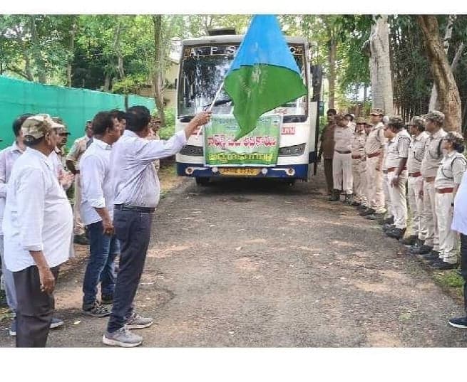రాజానగరంలో అటవీ అధికారుల అధ్యయన యాత్ర - Udayam