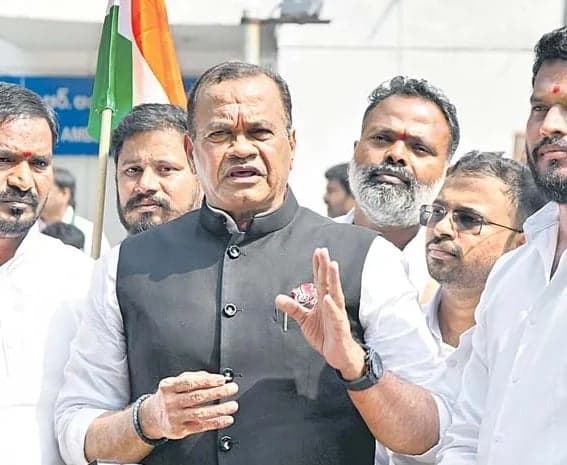 ఈసీ తీరుపై కోమటిరెడ్డి ధ్వజం - Udayam