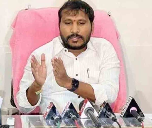 కేటీఆర్‌పై వ్యాఖ్యలు: మైనంపల్లిపై బాలరాజు యాదవ్ ఫైర్