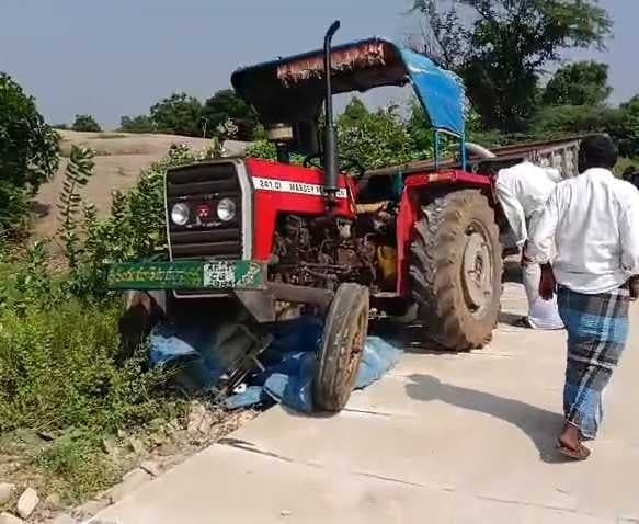 రాతిచెరువు కాలువలోకి దూసుకెళ్లిన ట్రాక్టర్ - Udayam