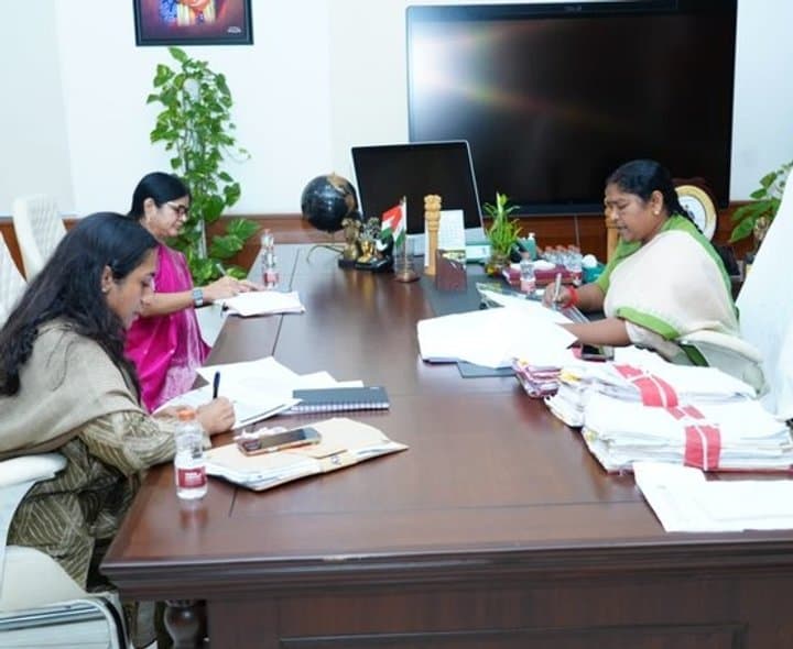అంగన్వాడీల్లో మౌలిక సదుపాయాలపై సీతక్క ఆదేశాలు