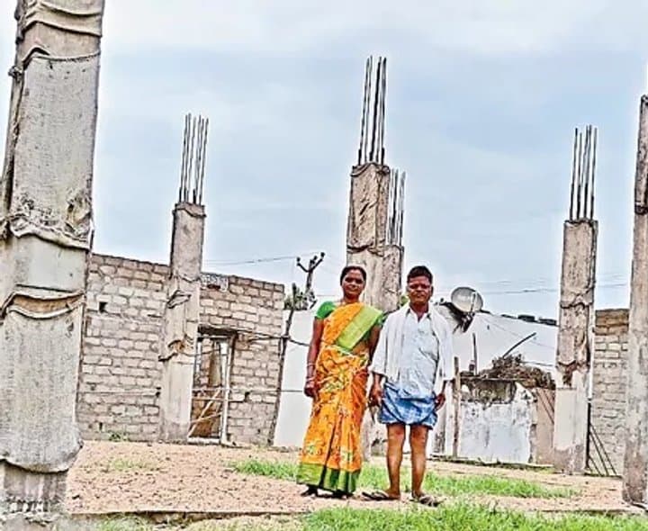 దివ్యాంగుడి ఇందిరమ్మ ఇల్లు వివాదం
