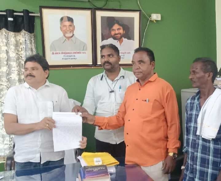 గ్రీన్ అంబాసిడర్లకు వేతనాలు చెల్లించాలి - Udayam