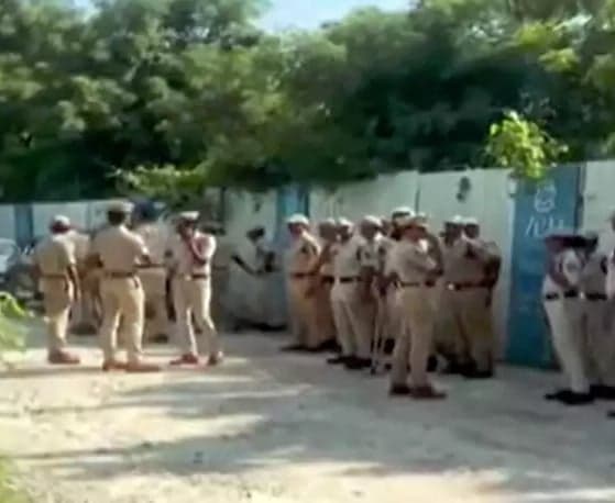 జన్వాడ ఫామ్‌హౌస్‌ వద్ద పోలీసుల మోహరింపు