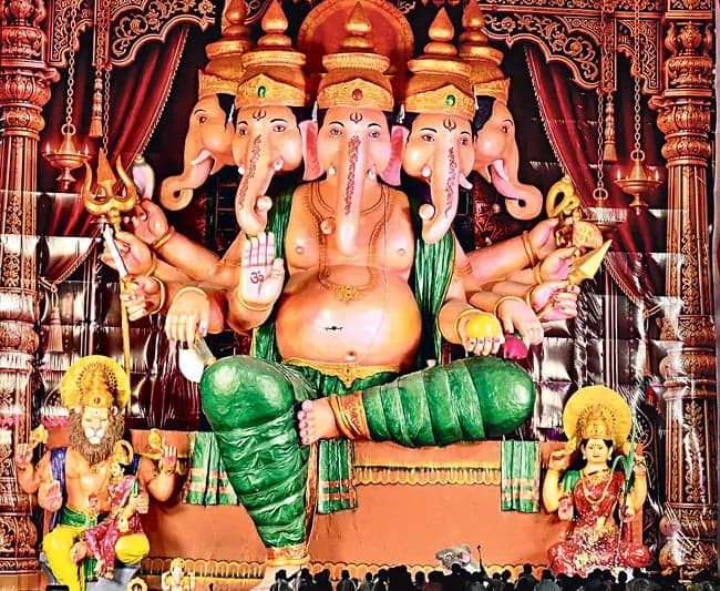 విజయవాడలో 72 అడుగుల మహాగణపతి విగ్రహం - Udayam