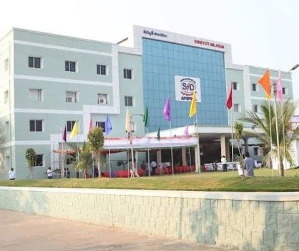 రూ.2 లక్షల జీతంతో AP విద్యుత్‌ శాఖలో ఉద్యోగాలు