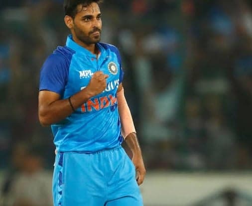 షమీ, భువీపై ఆకాశ్ చోప్రా కామెంట్స్