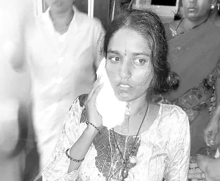 భార్యపై కత్తిపీటతో దాడి
