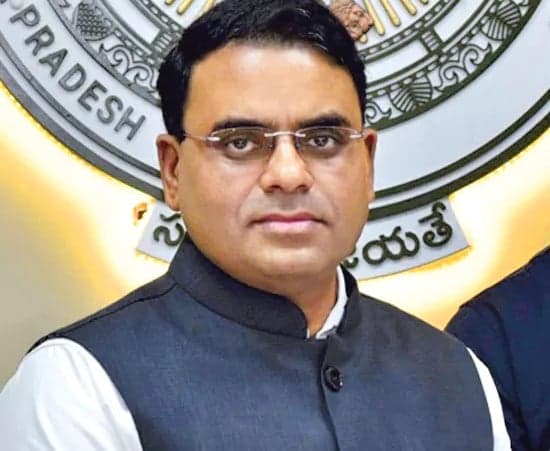 ఓటర్లకు ఈసీ కీలక ఊరట - Udayam