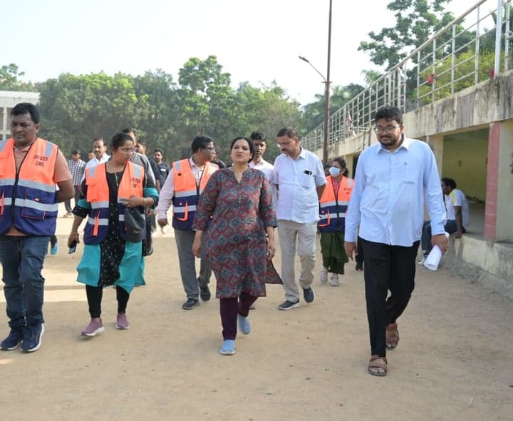 మియాపూర్‌లో క్రీడా మైదానాలు, డ్రైనేజీ పనుల పరిశీలన - gallery image 3