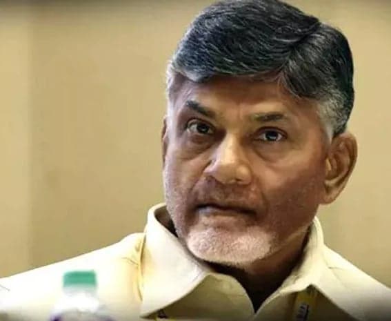 తుపాను పరిహారం అందలేదంటూ చంద్రబాబుపై రైతుల ఆగ్రహం