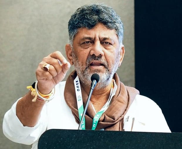 ట్రంప్‌ కాంగ్రెస్‌ హామీలను కాపీ చేస్తున్నారు