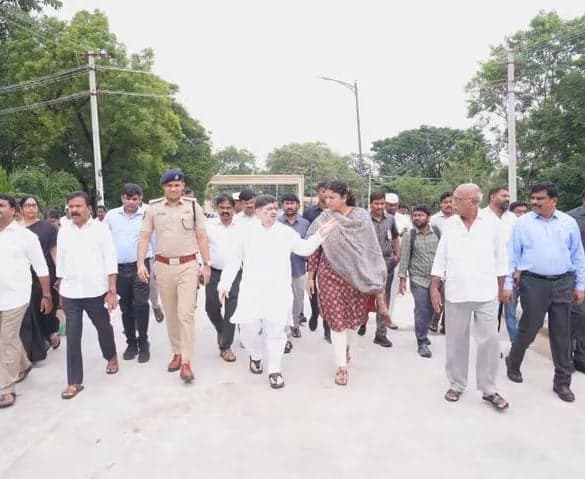 సీఎం పర్యటన ఏర్పాట్లపై మంత్రి పొన్నం సమీక్ష - Udayam