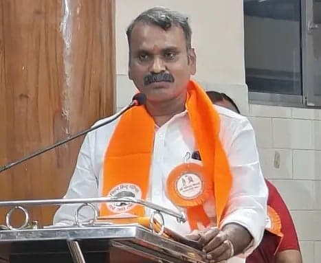 కేంద్ర మంత్రి మురుగన్ రాజీనామా