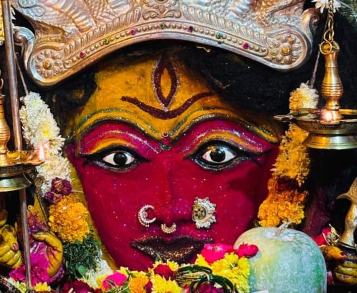 నీలి పట్టువస్త్రాల్లో గడి మైసమ్మ తల్లి - Udayam