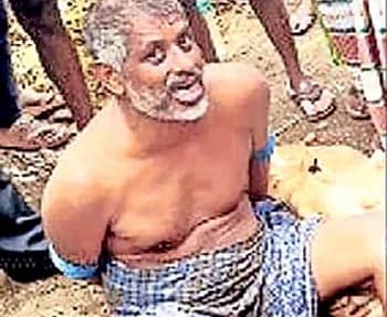 నగ్నంగా తిరుగుతూ దంపతుల హల్చల్ - Udayam