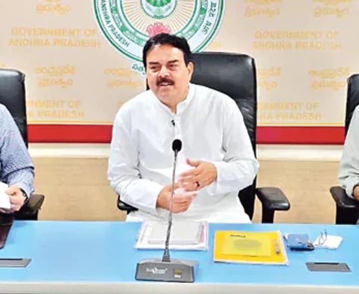 తక్కువ నీటి పంటలకు ప్రాధాన్యం