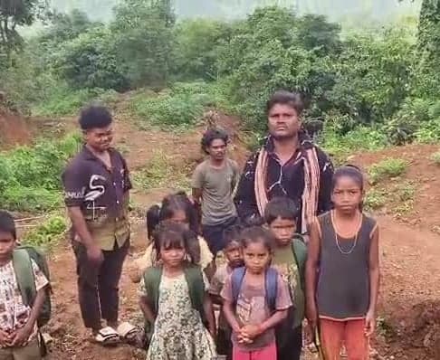 తలారిపాడు గిరిజన గ్రామానికి రోడ్డు నిర్మించాలని వినతి - Udayam